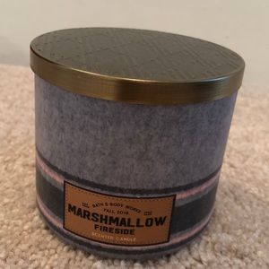 Marshmallow Fireside candle from Bath & Body Works